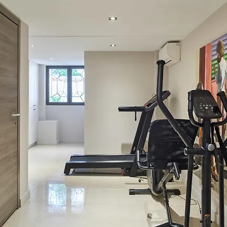 5-bedroom With Swimming Pool In The Heart Of The Croisette In Holiday home *