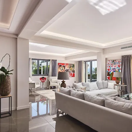 Holiday home 5-bedroom With Swimming Pool In The Heart Of The Croisette In Cannes
