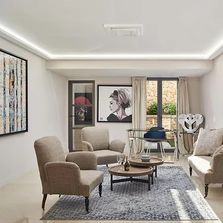 Holiday home 5-bedroom With Swimming Pool In The Heart Of The Croisette In Cannes