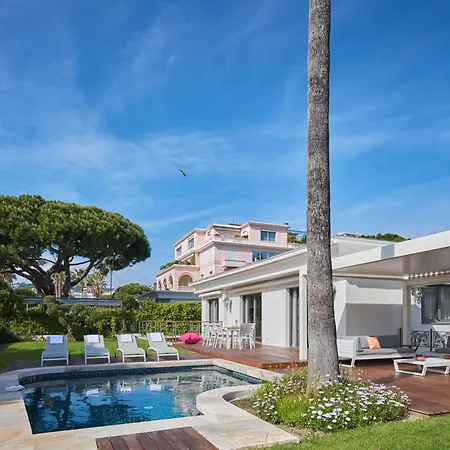 5-bedroom With Swimming Pool In The Heart Of The Croisette In Holiday home Cannes