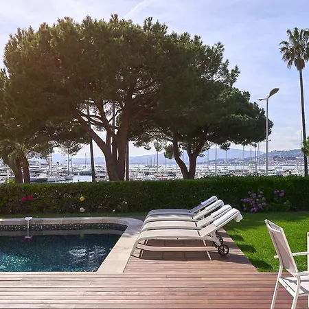 5-bedroom With Swimming Pool In The Heart Of The Croisette In Holiday home Cannes